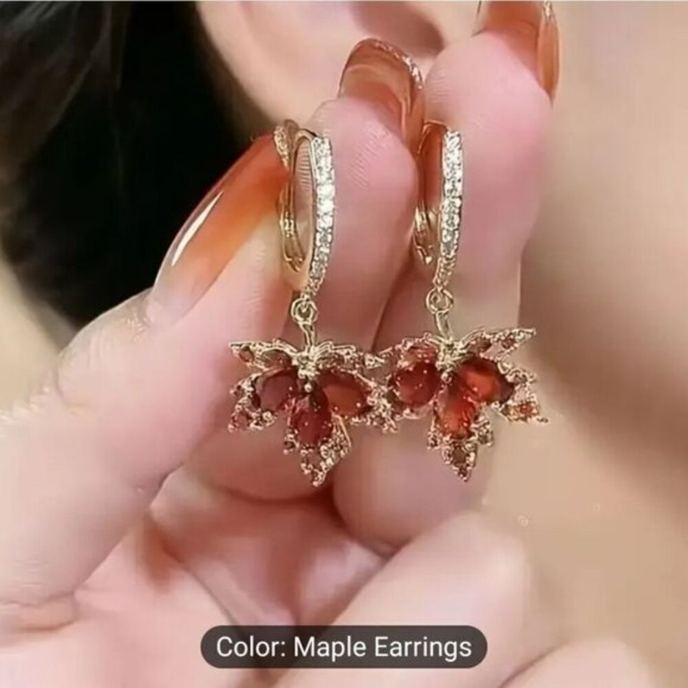 Maple leaf dangle earrings - Picture 7 of 11